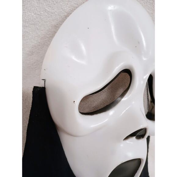 90s Easter Unlimited Inc HN Ghostface Mask wo shroud Flexible Vintage Halloween - Picture 4 of 11